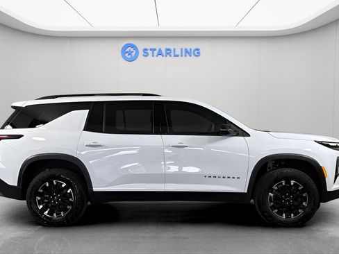 Used 2024 Chevrolet Traverse Z71 AWD/4WD image 11