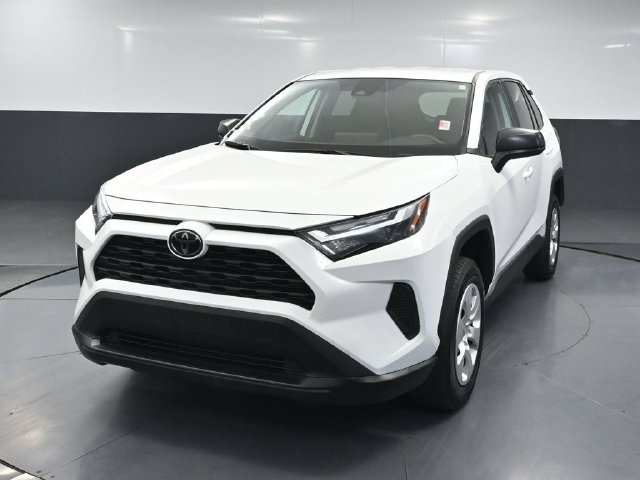 Used 2025 Toyota RAV4 LE FWD image 9