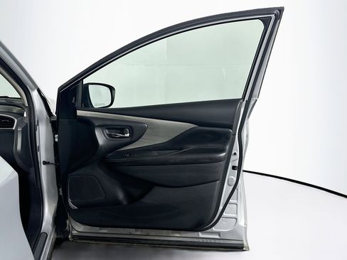 Used 2018 Nissan Murano SL w/ Moonroof Package image 34