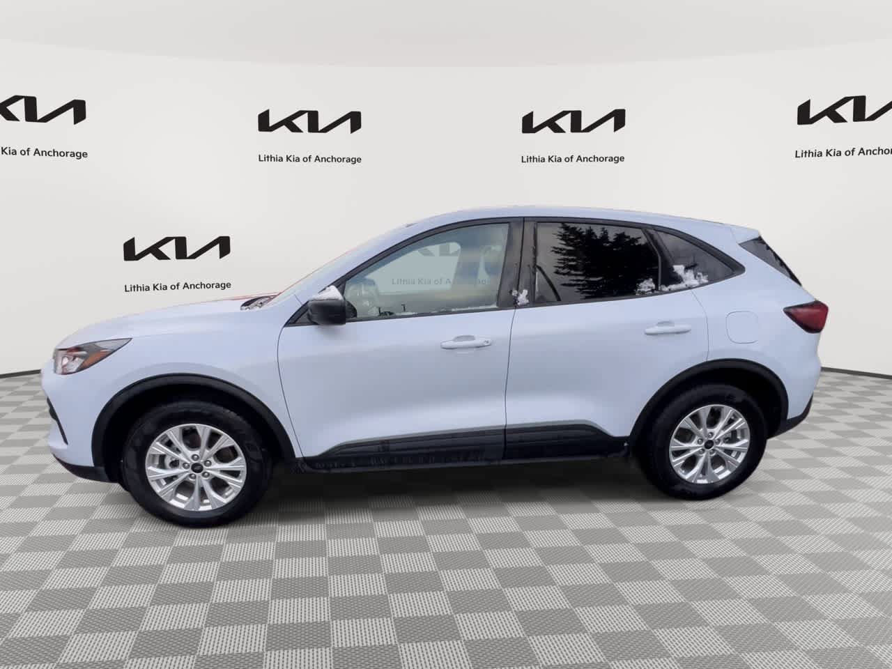 Used 2025 Ford Escape Active AWD/4WD image 6