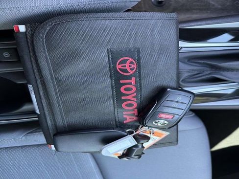 Certified 2025 Toyota Corolla SE image 29