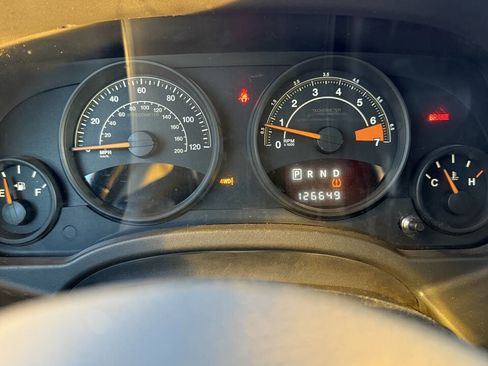 Used 2014 Jeep Patriot Latitude w/ Sun/Sound Group image 18