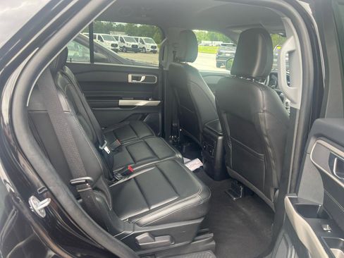 Used 2024 Ford Explorer XLT w/ Equipment Group 202A RWD image 16