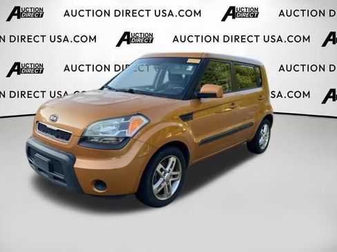 Used 2011 Kia Soul + w/ Audio Pkg FWD image 1