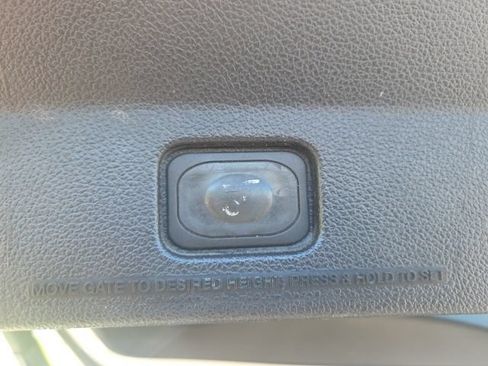 Used 2016 Ford Explorer XLT w/ Equipment Group 202A AWD/4WD image 14