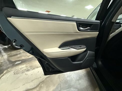 Used 2018 Honda Clarity Plug-In Hybrid image 18