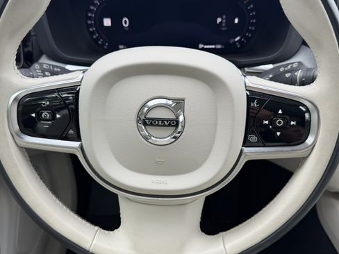 Used 2023 Volvo XC60 B5 Ultimate w/ Climate Package AWD/4WD image 17
