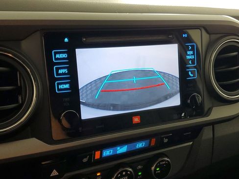 Used 2017 Toyota Tacoma SR image 17