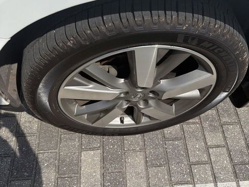 Used 2014 Nissan Pathfinder Platinum w/ Platinum Premium Package image 18