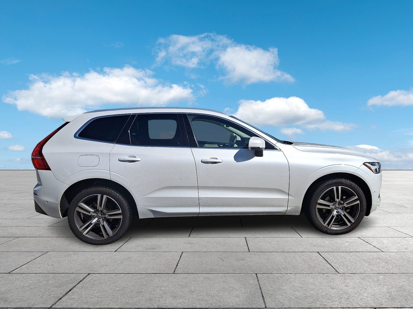 Used 2019 Volvo XC60 T5 Momentum w/ Premium Package AWD/4WD image 7