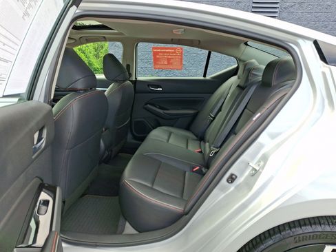 Certified 2023 Nissan Altima 2.5 SR w/ SR Premium Package FWD image 11