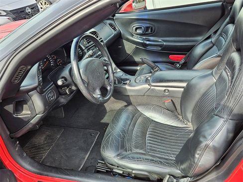 Used 2004 Chevrolet Corvette Convertible w/ Preferred Equipment Group image 15