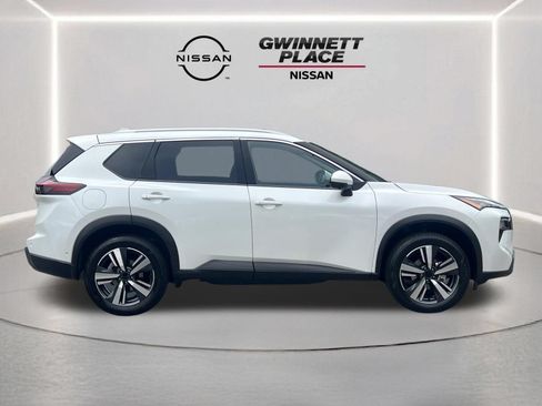 Certified 2026 Nissan Rogue SL FWD image 25