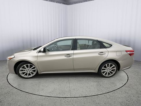 Used 2013 Toyota Avalon XLE Touring image 9