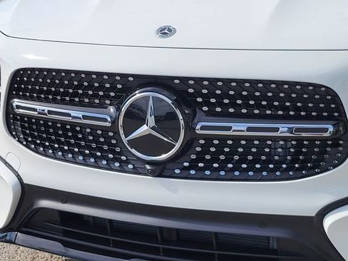 New 2025 Mercedes-Benz GLB 250 4MATIC image 33