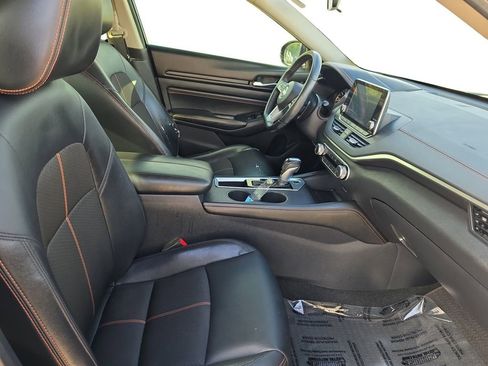 Used 2019 Nissan Altima 2.5 SR FWD image 15
