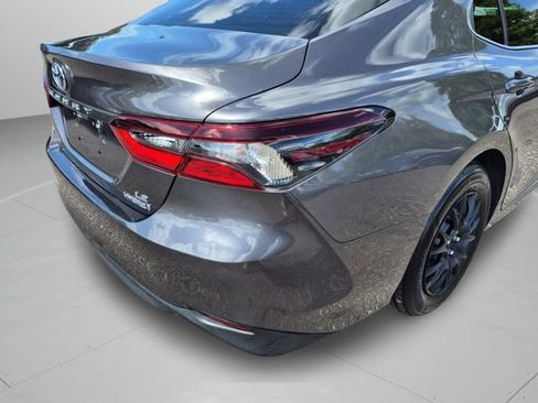 Used 2022 Toyota Camry LE FWD image 32