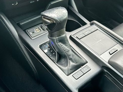 Used 2019 Lexus ES 300h w/ Premium Package image 17