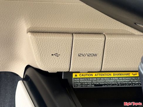 Used 2020 Toyota Camry XLE w/ Carpet Mat Package FWD image 24