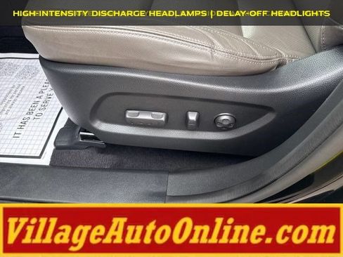 Used 2017 Hyundai Santa Fe Limited AWD/4WD image 12