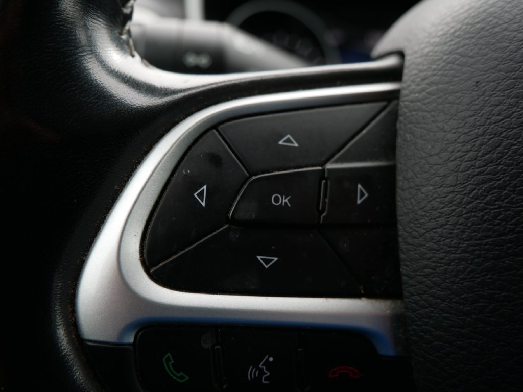 Used 2020 Jeep Compass Latitude w/ Popular Equipment Group AWD/4WD image 26