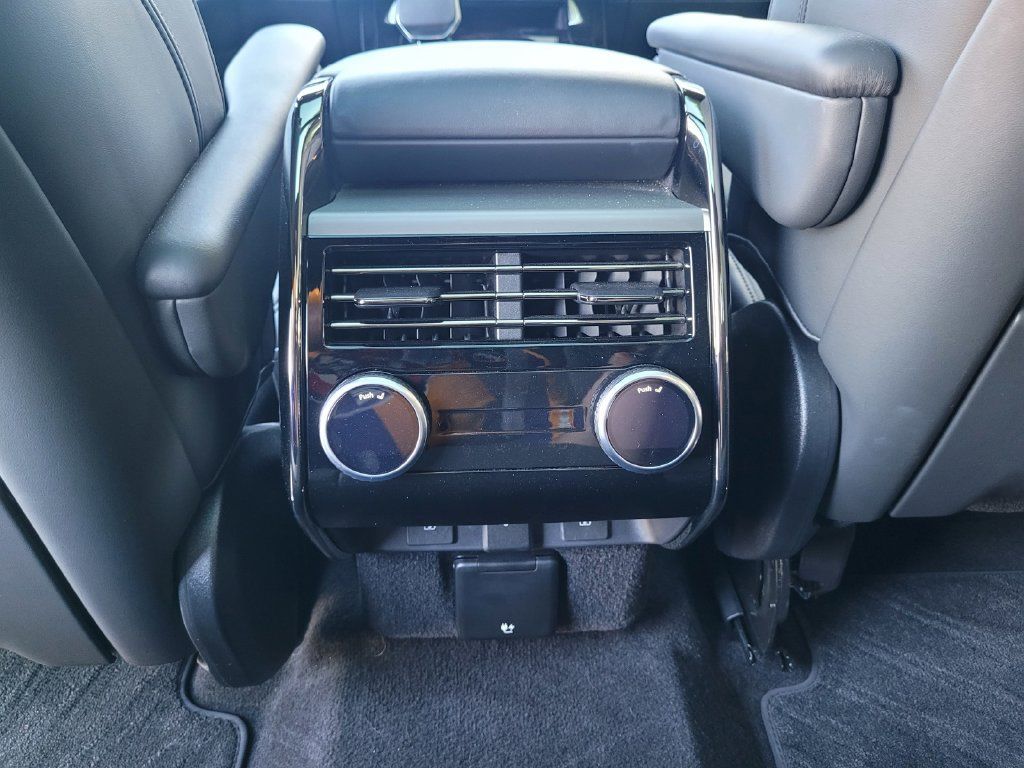 Used 2024 Land Rover Range Rover Sport SE AWD/4WD image 16