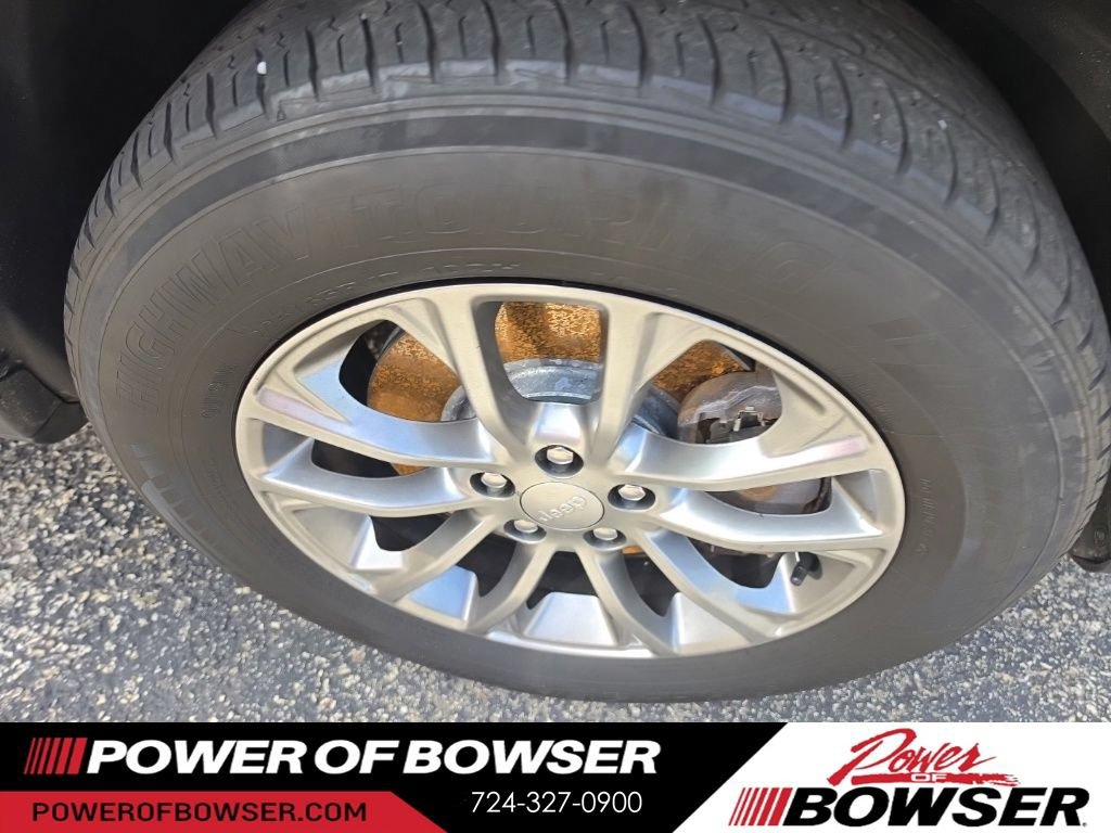 Used 2019 Jeep Cherokee Latitude Plus AWD/4WD image 9