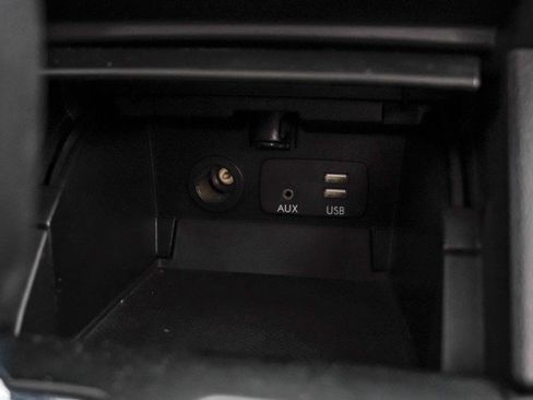 Used 2016 Subaru Legacy 2.5i Premium AWD/4WD image 29