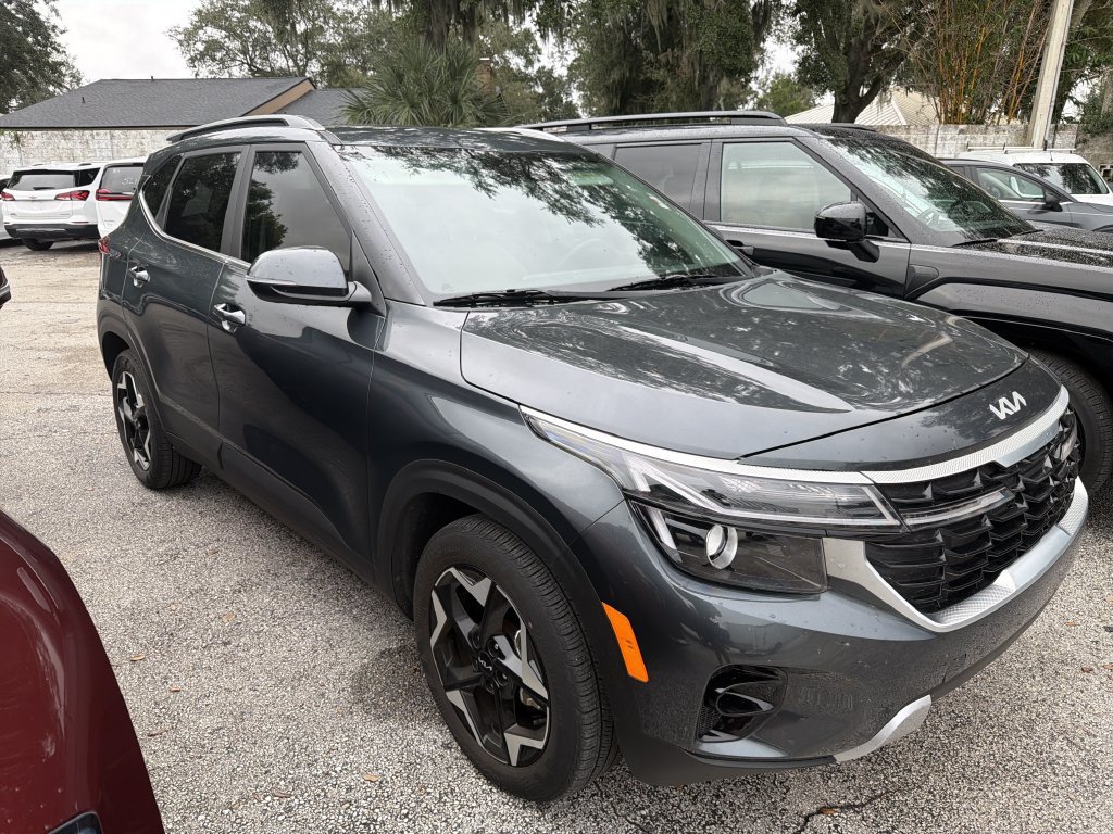 Certified 2025 Kia Seltos EX w/ EX Sunroof Package FWD image 1