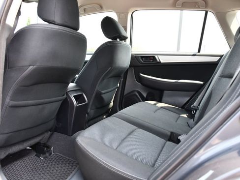 Used 2018 Subaru Outback 2.5i AWD/4WD image 16