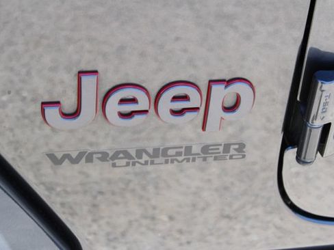 Used 2021 Jeep Wrangler Unlimited Rubicon AWD/4WD image 8