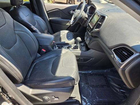 Used 2019 Jeep Cherokee Limited AWD/4WD image 15
