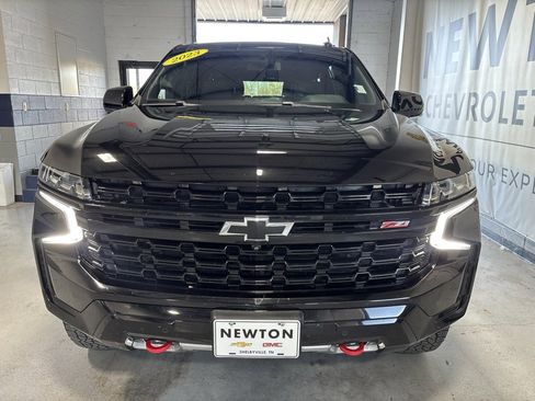 Used 2023 Chevrolet Suburban Z71 w/ Luxury Package image 37