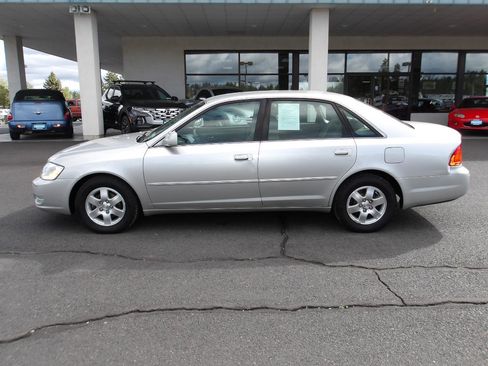 Used 2002 Toyota Avalon XL FWD image 2