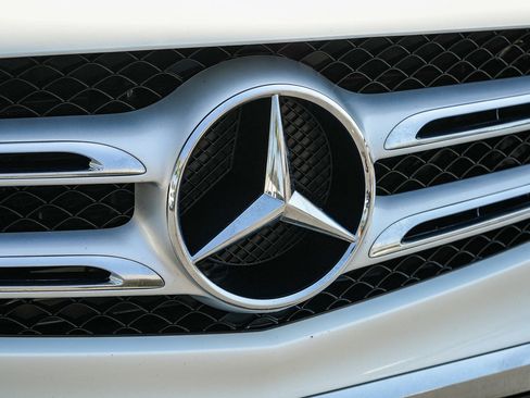 Used 2019 Mercedes-Benz GLC 300 image 9