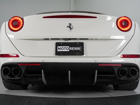 Used 2016 Ferrari California T RWD image 24
