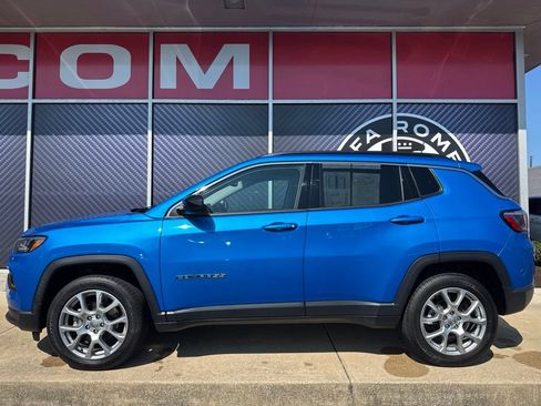 Used 2022 Jeep Compass Latitude AWD/4WD image 15