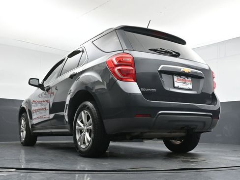Used 2017 Chevrolet Equinox LT image 35
