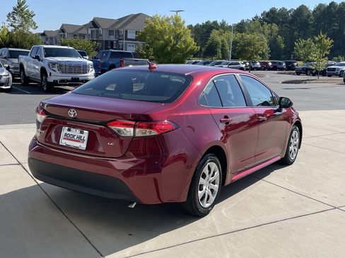 Used 2024 Toyota Corolla LE FWD image 5