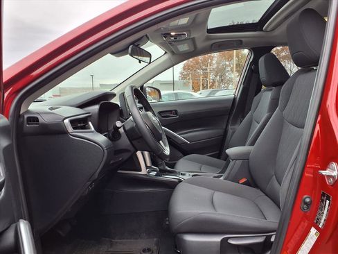 Certified 2022 Toyota Corolla Cross LE w/ Moonroof Package image 27