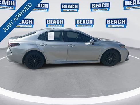 Used 2024 Toyota Camry SE image 9