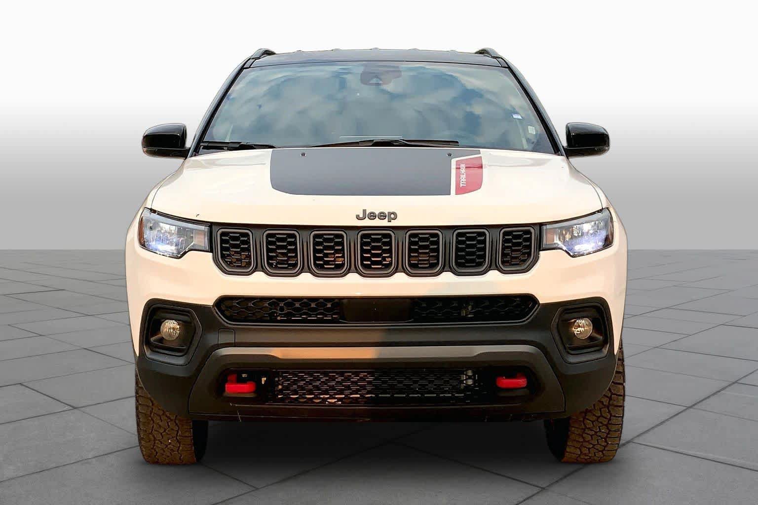 Used 2026 Jeep Compass Trailhawk AWD/4WD image 4
