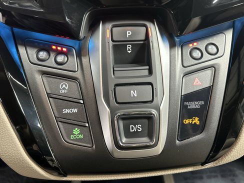 Used 2024 Honda Odyssey Elite image 17