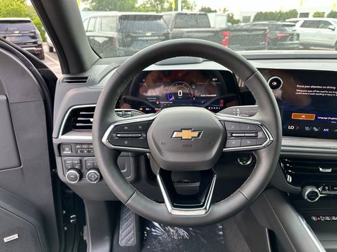 New 2025 Chevrolet Suburban Premier image 29