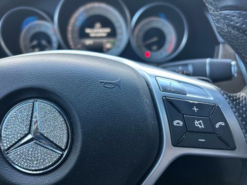 Used 2014 Mercedes-Benz E 350 4MATIC Sedan image 26