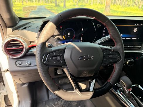 New 2026 Chevrolet Trax RS w/ Sunroof Package FWD image 16