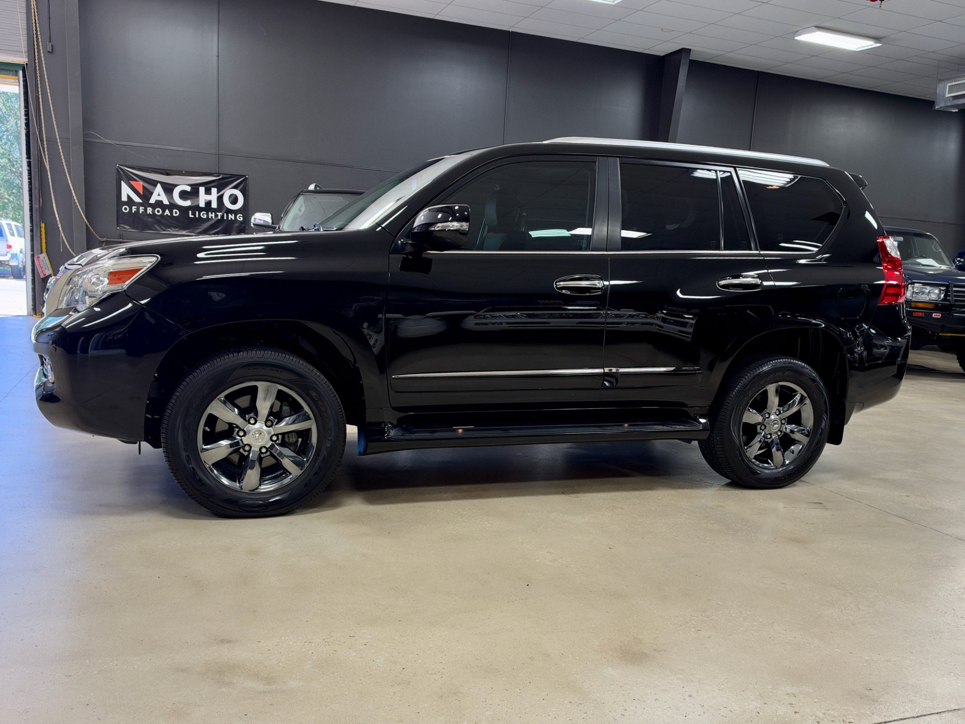 Used 2012 Lexus GX 460 w/ Comfort Plus Pkg AWD/4WD image 10