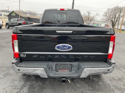 Used 2017 Ford F350 Lariat w/ Chrome Package image 4