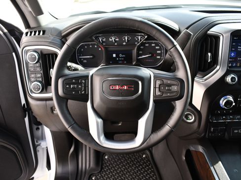 Used 2022 GMC Sierra 1500 SLT w/ SLT Premium Plus Package image 18