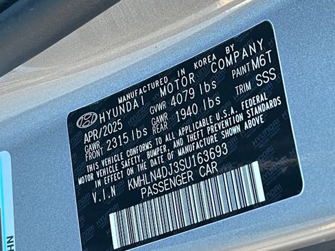 Used 2025 Hyundai Elantra Limited image 31